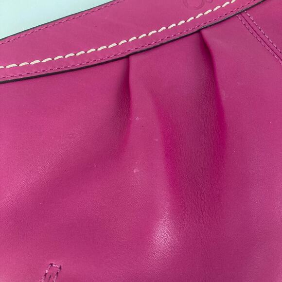 Coach Large magenta leather wristlet with charm - Picture 3 of 7